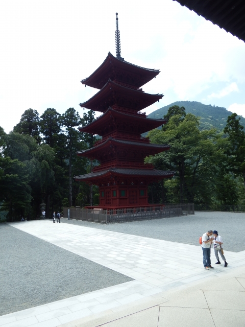 久遠寺　五重塔